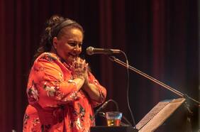 Maria Creuza: la leyenda de la música brasileña vuelve a Chile con su gira del adiós