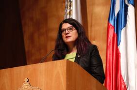 La primera mujer en 130 años: Loreto Valenzuela asume como decana de Ingeniería UC