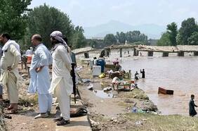 Lluvias monzónicas en Pakistán dejan 321 muertos y 23 heridos