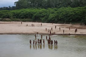 Qué se sabe de los Mashco Piro, la tribu indígena en peligro avistada en Perú