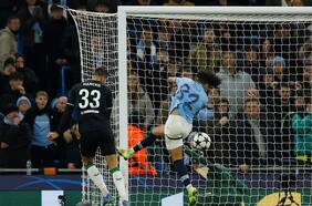 El Manchester City deja ir de forma increíble la victoria ante el Feyenoord y profundiza su crisis