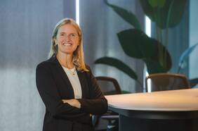 Maia Hojman de Banco Falabella destaca avances en cuentas corrientes y alza de clientes en 2023