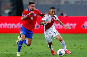 Se acerca el volante: en Perú aseguran que la UC hizo una oferta formal por Yoshimar Yotún