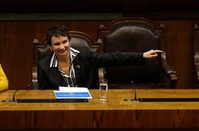 Tohá alista ingreso de contestación a AC en su contra en medio de preocupación del gobierno por la agenda de seguridad