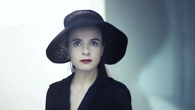 El libro recomendado: cuando Amélie Nothomb aprendió a volar