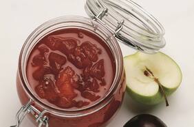 Mermelada de ciruelas y manzanas