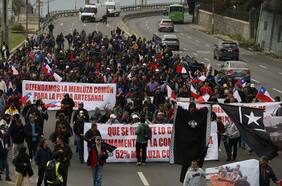 “Detener el chantaje empresarial”: pescadores artesanales se manifiestan por acuerdo de ley de fraccionamiento