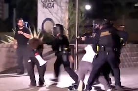Imágenes sensibles: policía dispara en el rostro a joven en protesta contra agentes del ICE