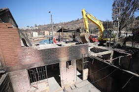 Gobierno presenta Plan de Reconstrucción para afectados por incendios en Valparaíso: proceso duraría unos cinco años y costará mil millones de dólares