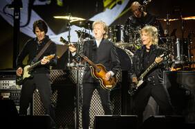 Paul McCartney brilla en su regreso a Chile con encendido show