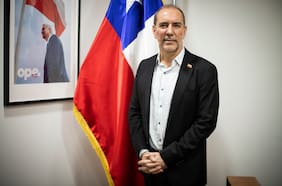 Un auto de alta gama, propiedades y más de $100 millones en depósito: el patrimonio del ministro Louis de Grange