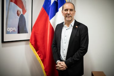 Un auto de alta gama, propiedades y más de $100 millones en depósito: el patrimonio del ministro Louis de Grange