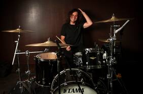 “Escucharte tocar batería es una alegría”: la historia de Diego Fuchslocher, el chileno aplaudido por un ex Pearl Jam