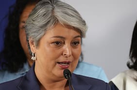 Comando de Jara instruye fuertes críticas a Kast en antesala de debate: “Es un peligro para las mujeres”