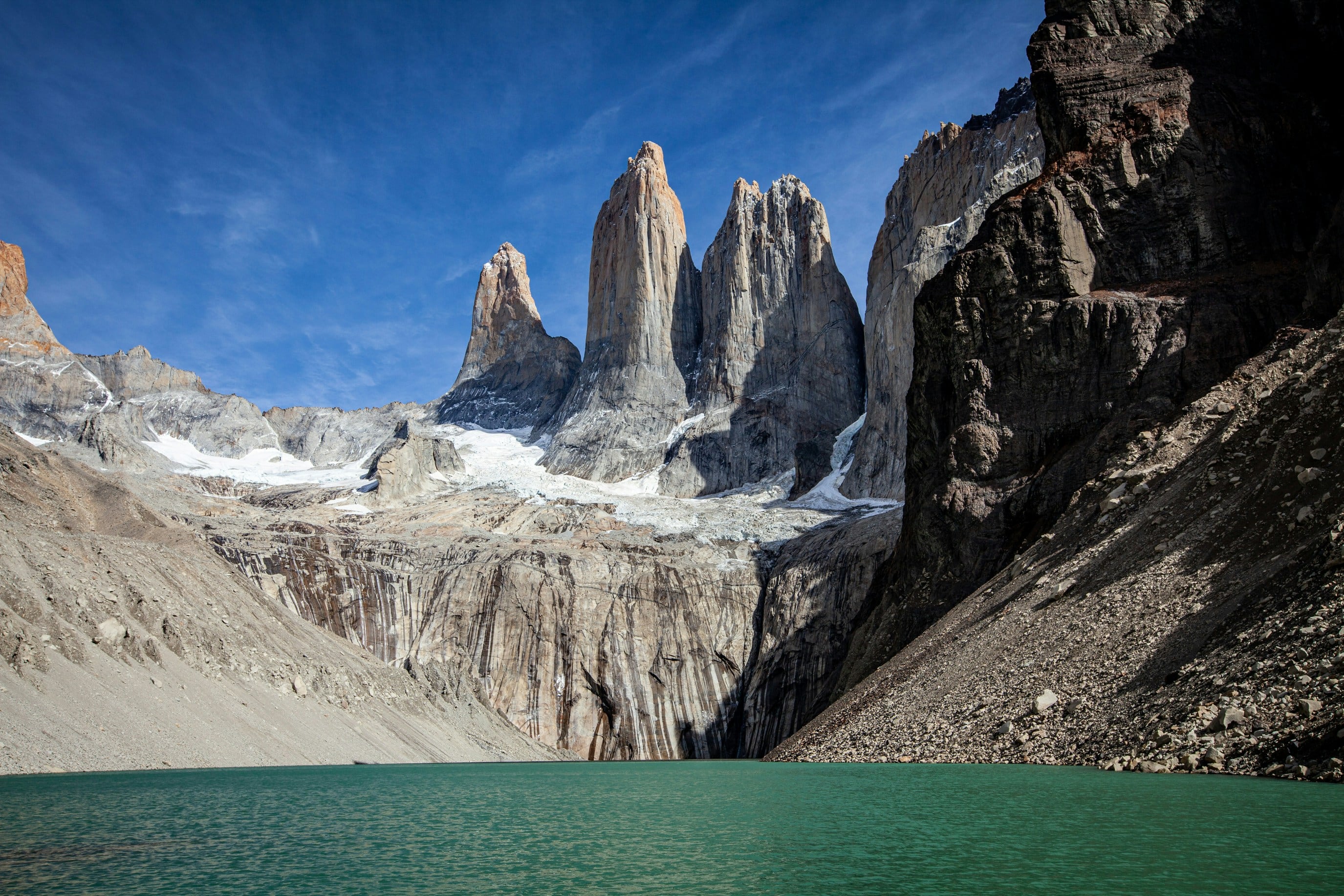 Por las condiciones climáticas: Conaf extiende exigencia de guía obligatorio en Parque Nacional Torres del Paine