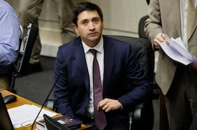Senador Calisto queda con arraigo nacional tras reformalización por fraude al fisco de más de $105 millones