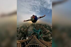 Sebastián “ardilla” Álvarez saltó desde el edificio más alto de mundo: Tiene 139 pisos