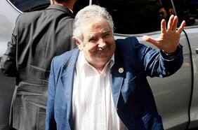 El expresidente uruguayo José Mujica recibe el alta tras una gastrostomía
