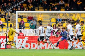 Jerarquía de campeón: Coquimbo sigue con su marcha triunfal a costa de Colo Colo y crece la ilusión por la primera estrella