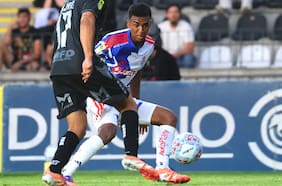 Con lágrimas por el debut: la emotiva reacción de Jhon Cortés tras la victoria de la U en Coquimbo