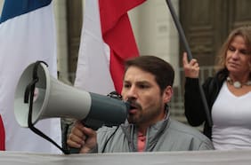 Por el delito de sedición: Gobierno presenta querella contra Pancho Malo por ataque a senador Macaya