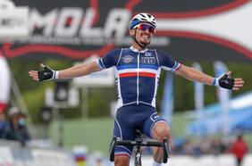 Alaphilippe le devuelve a Francia la corona de la ruta