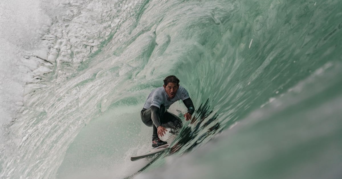 Vuelve el circuito mundial de surf a Chile con doble corona en Arica e Iquique