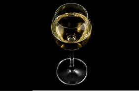 Soy biólogo oncólogo y aquí te explicó como una sola copa de alcohol aumenta el riesgo de tener cáncer