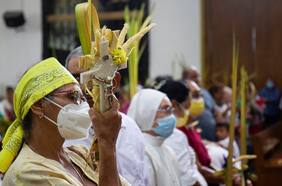Católicos nicaragüenses preparan procesiones de Semana Santa pese a prohibición del gobierno