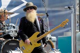 Otro clásico que se va: A los 72 años muere Dusty Hill, bajista del grupo ZZ Top