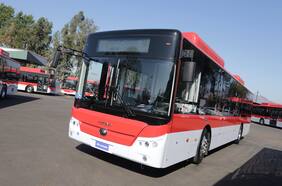 100 nuevos buses eléctricos llegan a Santiago