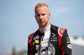 Escándalo en la Fórmula 1 por video de piloto manoseando a una mujer