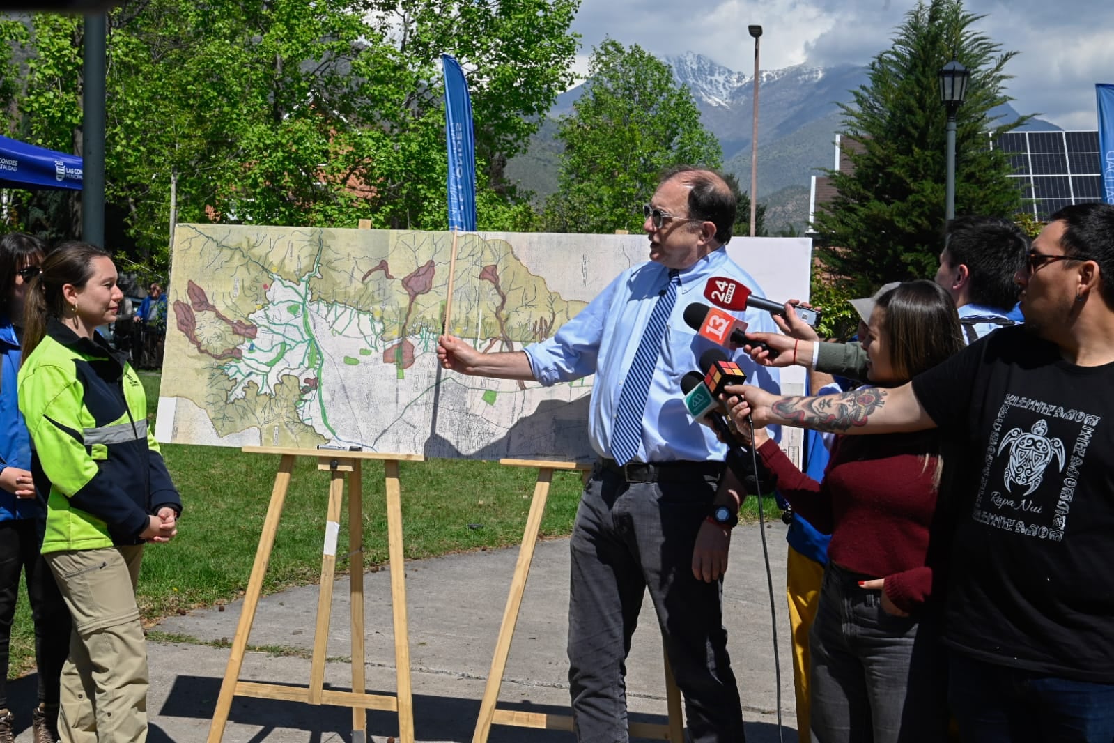 Minvu adelanta estudio de riesgos en la precordillera de Santiago: identifican 44 quebradas y diez de ellas son de “alto riesgo”