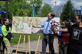 Minvu adelanta estudio de riesgos en la precordillera de Santiago: identifican 44 quebradas y diez de ellas son de “alto riesgo”