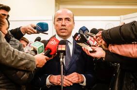 “Hay irregularidades relevantes”: contralor Bermúdez confirma formulación de cargos contra Jadue tras sumario a Farmacias Populares