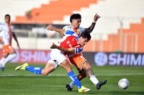 Repasa el triunfo de la UC sobre Cobresal en El Salvador por la Copa de la Liga