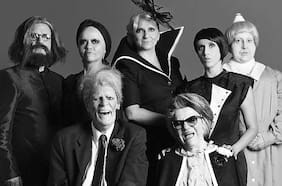 Pobre Inés sentada ahí / Última oportunidad