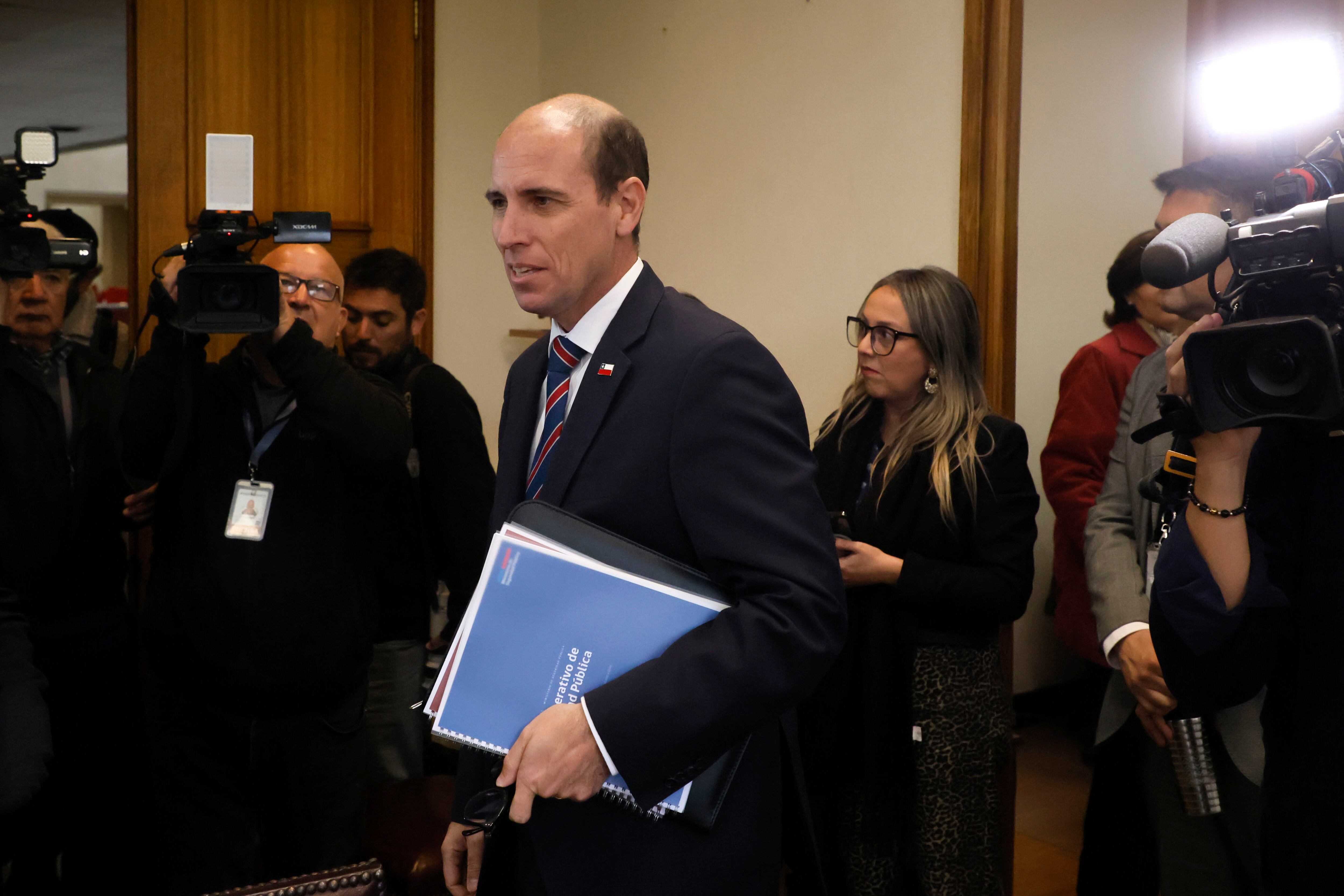 Arrau remueve a los dos subsecretarios de su ministerio y anuncia nuevas cárceles con régimen de máxima seguridad