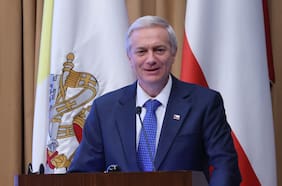 Kast entrega sus reflexiones sobre el periodo en que gobernará Chile y reitera que su gabinete no obedece a presiones políticas
