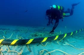 ¿Qué es una carretera digital submarina? Ventajas y riesgos de los cables bajo el mar que desataron la crisis diplomática