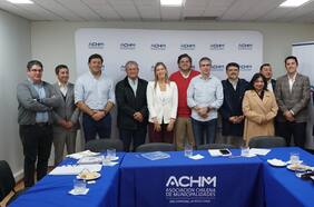 Trabajadores de la Asociación Chilena de Municipalidades (ACHM) acusan despidos irregulares, “listas negras” y maltrato laboral