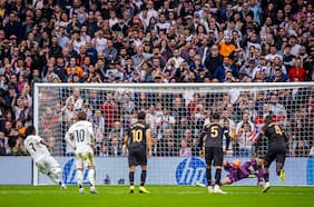 La hilarante revelación del arquero del Valencia tras pararle un penal a Vinícius: “Le pregunté si quería jugarse 50 euros”