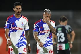 Juan Martín Lucero o Eduardo Vargas como 9 de la U: el dilema de Fernando Gago tras la recuperación del ariete argentino