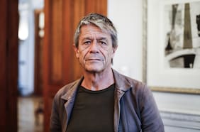 Emmanuel Carrère: “Espero que a partir de esta vida particular que es la mía pueda decir algo que conmueva a otras personas”