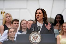 Celebridades de Hollywood se alinean en torno a Kamala Harris