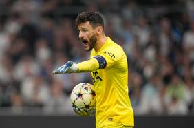 La venenosa crítica de Lloris para desmarcarse del Dibu Martínez: “No sé hacer estupideces en el arco”