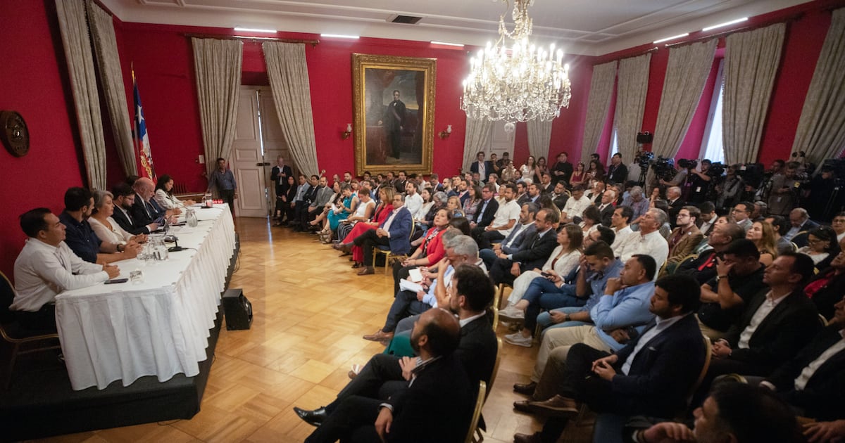 Boric Reconoce Errores: Autocrítica Histórica en la Coalición de Gobierno