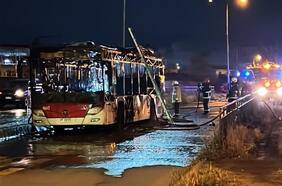 Sujeto quema bus del Transantiago en Pedro Aguirre Cerda