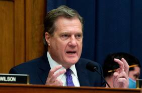 Jefe de comisión de inteligencia del Congreso advierte por “grave amenaza a seguridad nacional” de EE.UU.