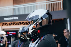 Clientes y aficionados de BMW realizan jornada de manejo en el Autódromo de Codegua